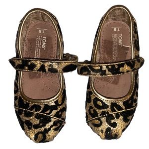 Tom’s toddler Mary Jane shoes